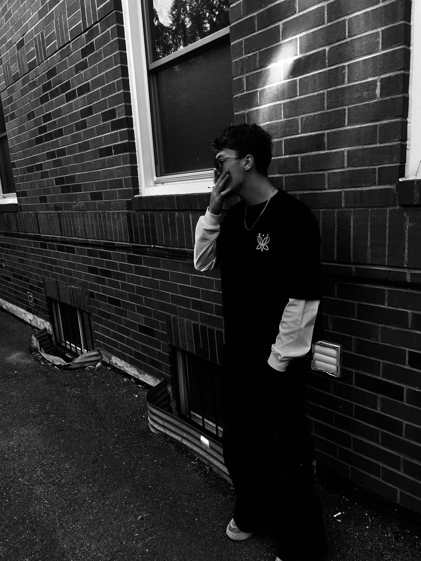 “CONTRAST SLEEVE”